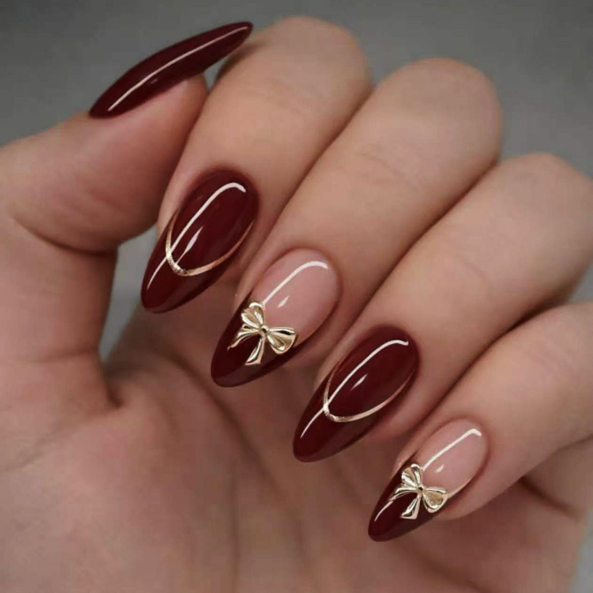 Nail Art Simple - 24 قطعة من الأظافر الاصطناعية الفرنسية