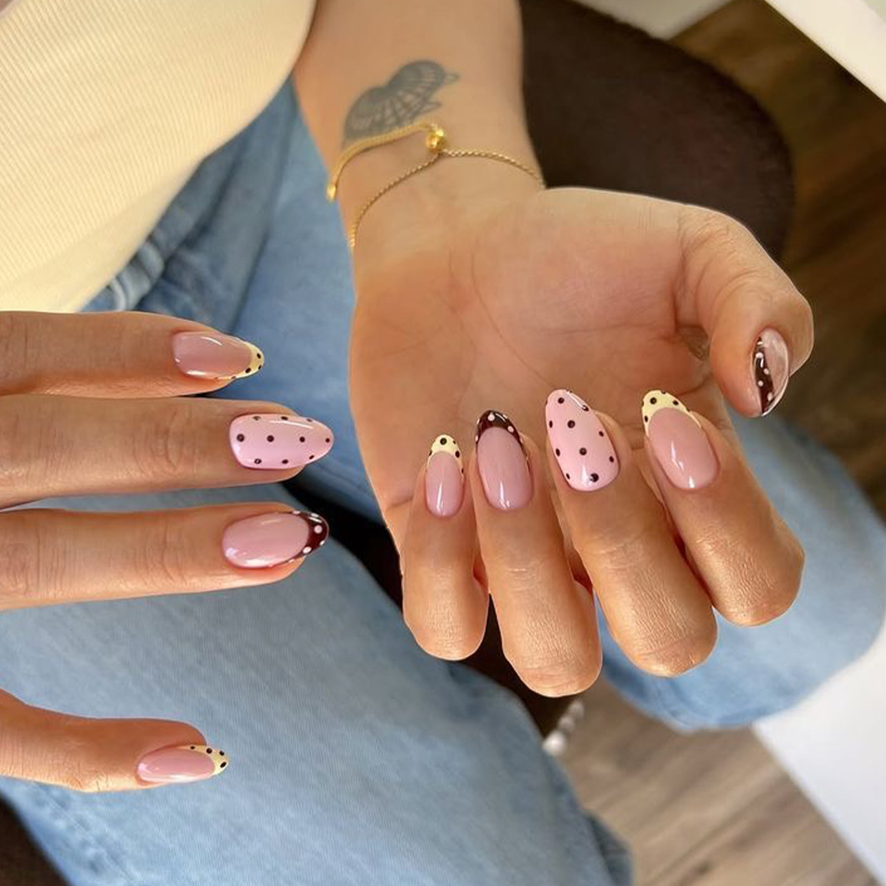 Nail Art Simple - 24 قطعة من الأظافر الاصطناعية اللوزية