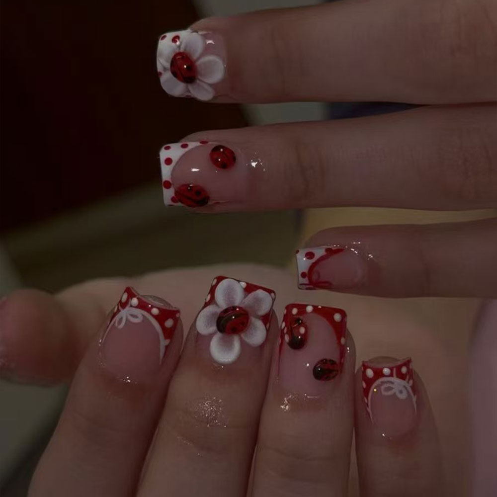 24 قطعة لكل مجموعة. ملصقات فن  - مراجعة Nail Art Red وسعره