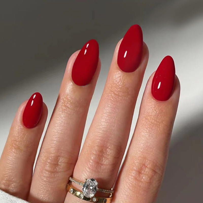 24 قطعة من الأظافر الاصطناعية  - مراجعة Nail Art Simple وسعره