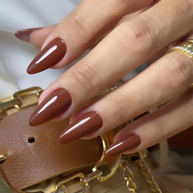 24 قطعة من الأظافر الاصطناعية  - مراجعة Nail Art Simple وسعره
