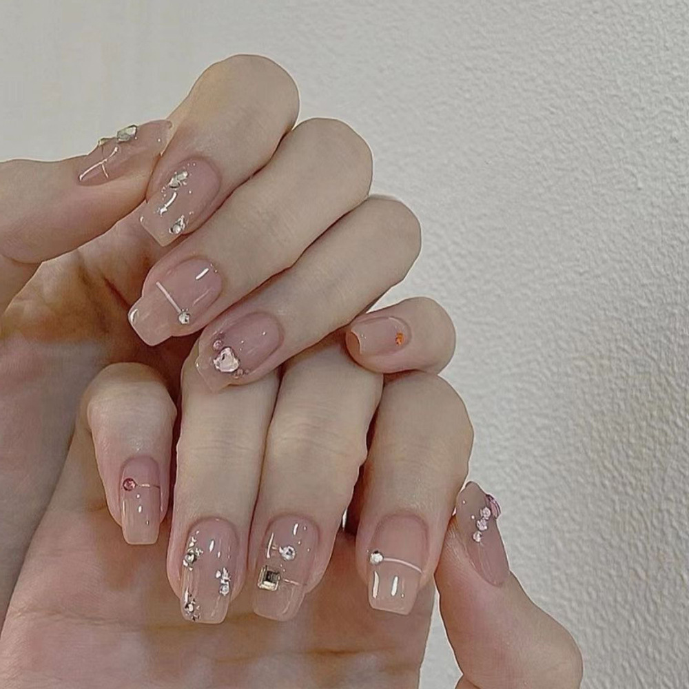 24 قطعة من أظافر القطيفة اللام - مراجعة Nail Art Simple وسعره