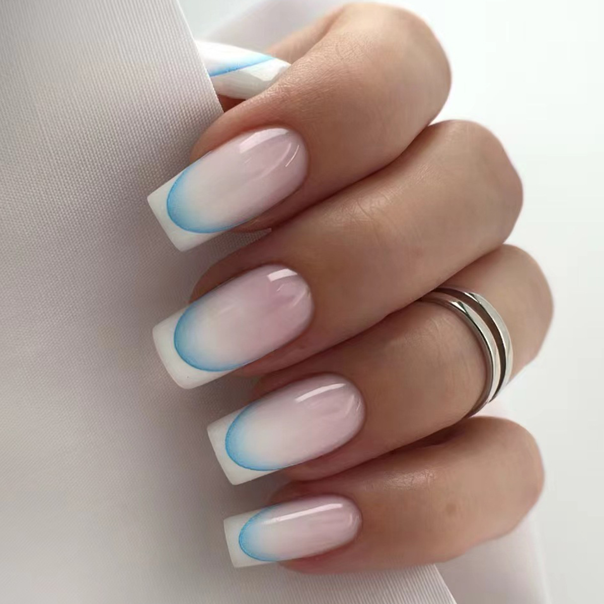 24 قطعة الأظافر وهمية الانتهاء - مراجعة Nail Art Simple وسعره